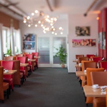 Hotel Im Schuetzenhof, ยีเวอ ภายนอก รูปภาพ