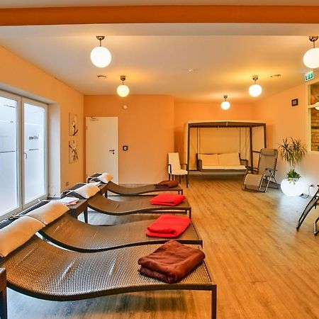 Hotel Im Schuetzenhof, ยีเวอ ภายนอก รูปภาพ