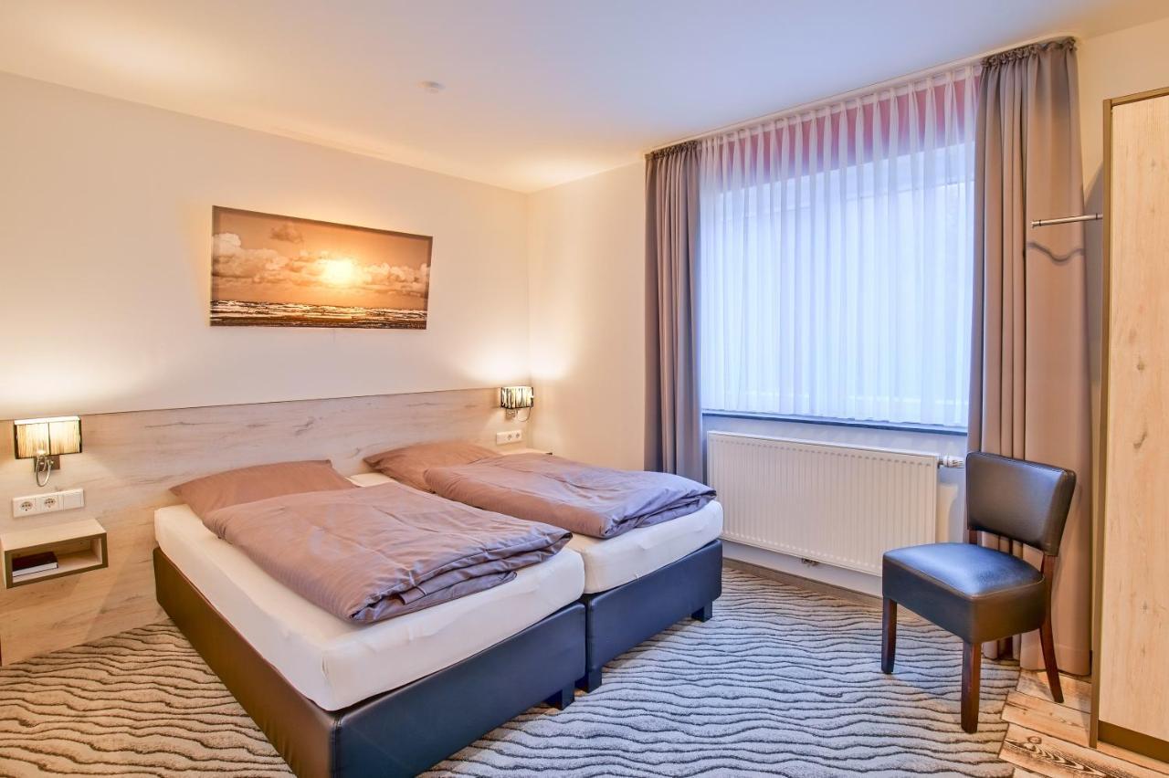 Hotel Im Schuetzenhof, ยีเวอ ภายนอก รูปภาพ