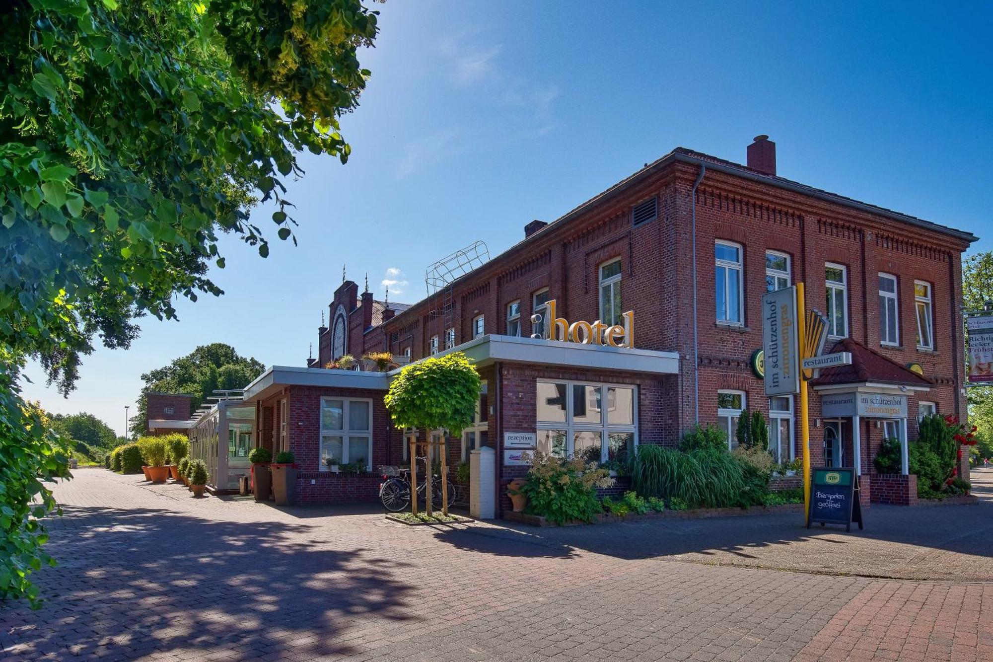 Hotel Im Schuetzenhof, ยีเวอ ภายนอก รูปภาพ