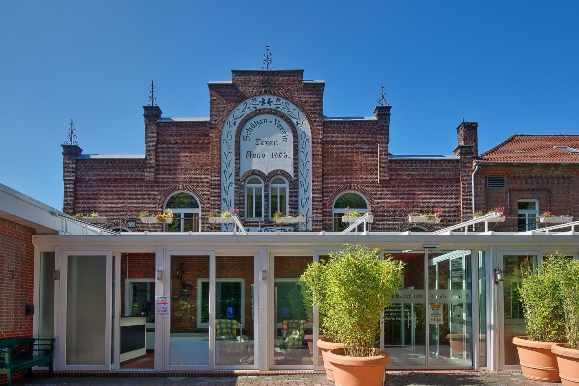 Hotel Im Schuetzenhof, ยีเวอ ภายนอก รูปภาพ