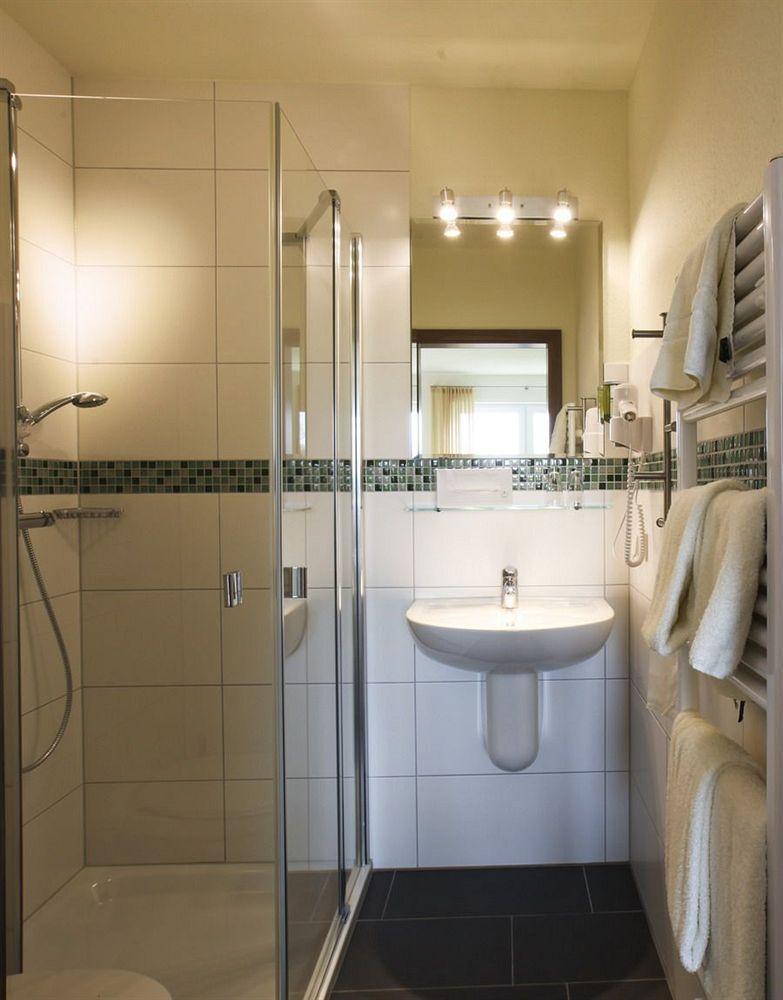 Hotel Im Schuetzenhof, ยีเวอ ภายนอก รูปภาพ