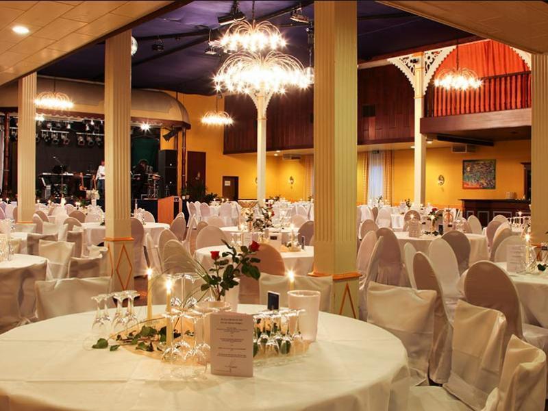 Hotel Im Schuetzenhof, ยีเวอ ภายนอก รูปภาพ