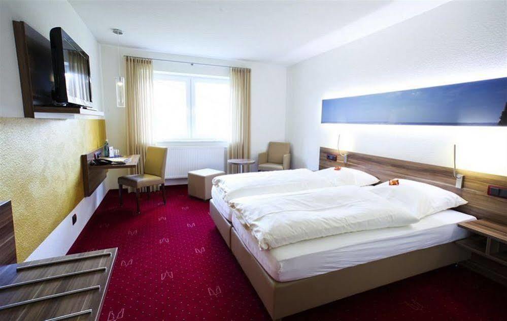 Hotel Im Schuetzenhof, ยีเวอ ภายนอก รูปภาพ