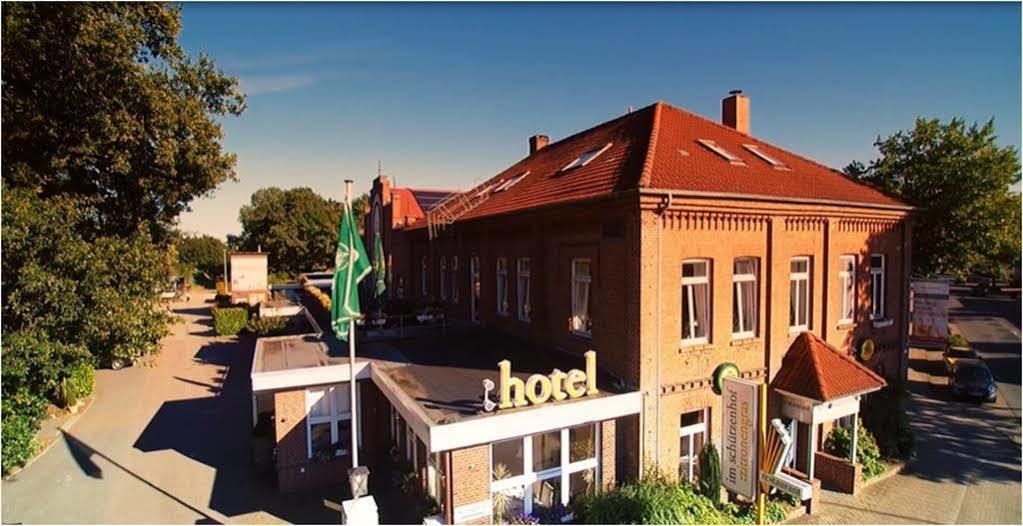 Hotel Im Schuetzenhof, ยีเวอ ภายนอก รูปภาพ